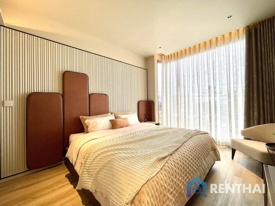 ขายคอนโดพัทยา บางแสน ชลบุรี สัตหีบ : ขายคอนโดหรู Arom Jomtien 2 ห้องนอน ขนาด 65 ตร.ม.  สัมผัสไลฟ์สไตล์เหนือระดับกับคอนโดหรู ติดหาดจอมเทียน