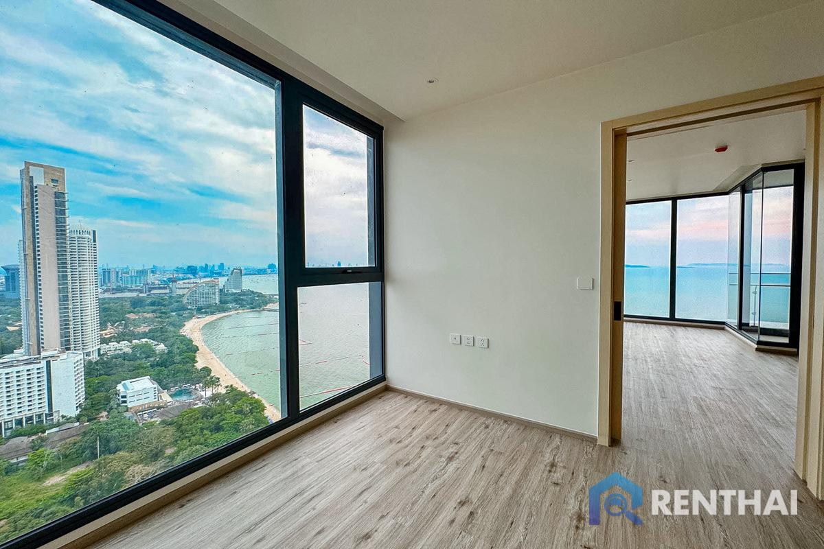 For SaleCondoPattaya, Bangsaen, Chonburi : Luxurious 2bed Condo in Arom Wongamat, Pattaya