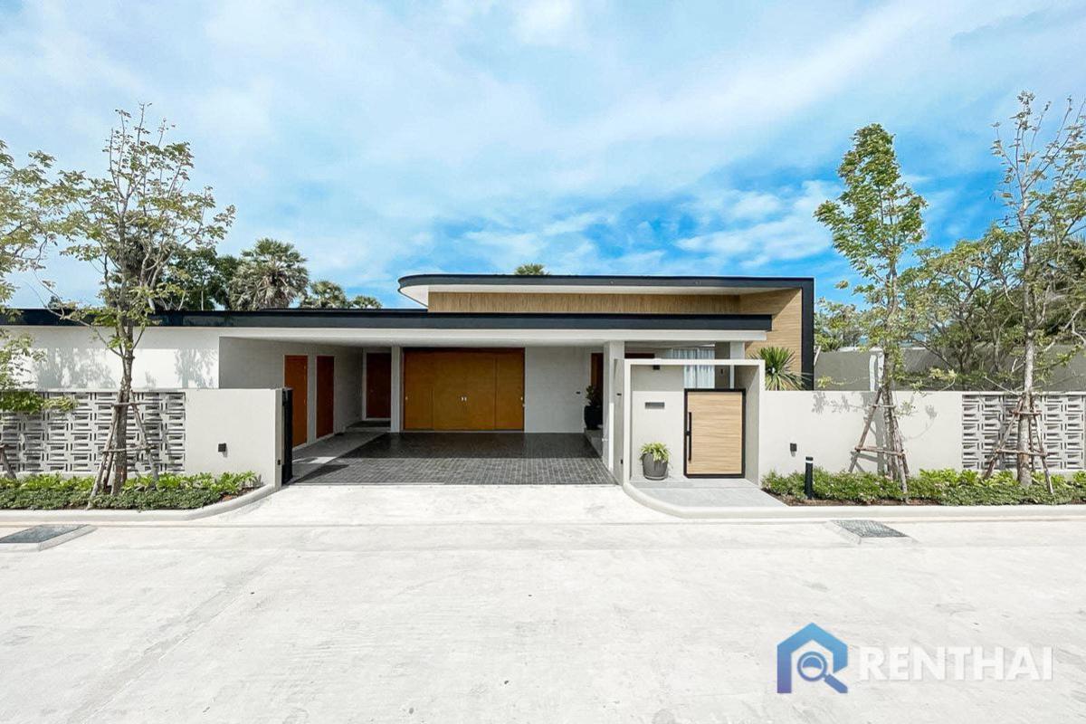 Luxury Living in Bang Tao, Phuket Loading...