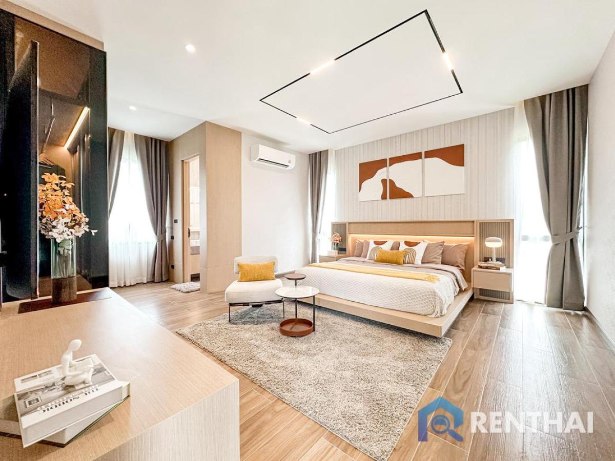 For SaleHousePattaya, Bangsaen, Chonburi : Stunning 3-Story Pool Villa in Pattaya  Spacious Design, Modern Living & Ultimate Comfort