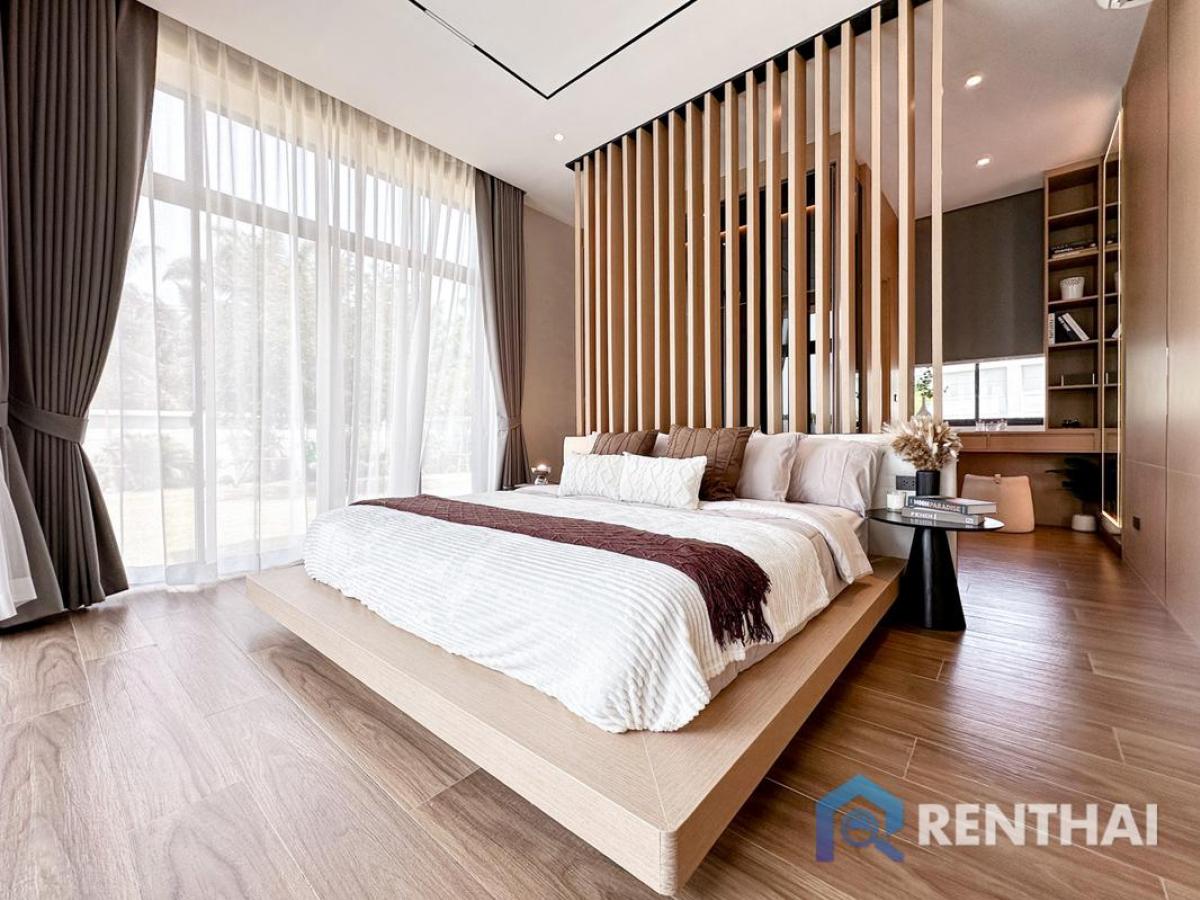 For SaleHousePattaya, Bangsaen, Chonburi : Stunning 3-Story Pool Villa in Pattaya  Spacious Design, Modern Living & Ultimate Comfort