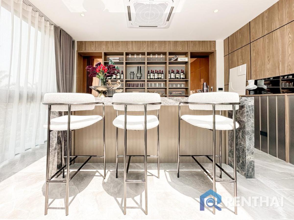 For SaleHousePattaya, Bangsaen, Chonburi : Stunning 3-Story Pool Villa in Pattaya  Spacious Design, Modern Living & Ultimate Comfort