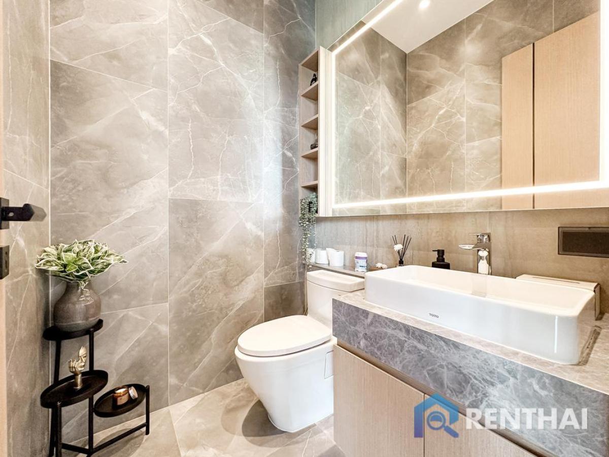 For SaleHousePattaya, Bangsaen, Chonburi : Stunning 3-Story Pool Villa in Pattaya  Spacious Design, Modern Living & Ultimate Comfort