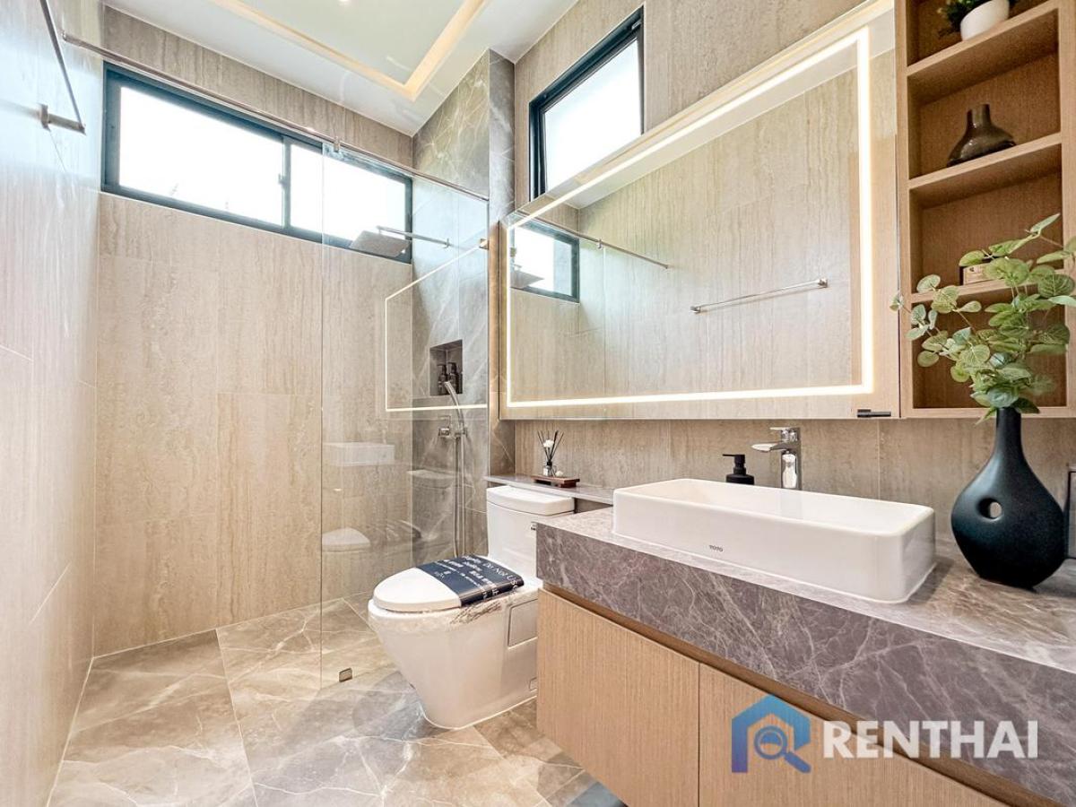 For SaleHousePattaya, Bangsaen, Chonburi : Stunning 3-Story Pool Villa in Pattaya  Spacious Design, Modern Living & Ultimate Comfort