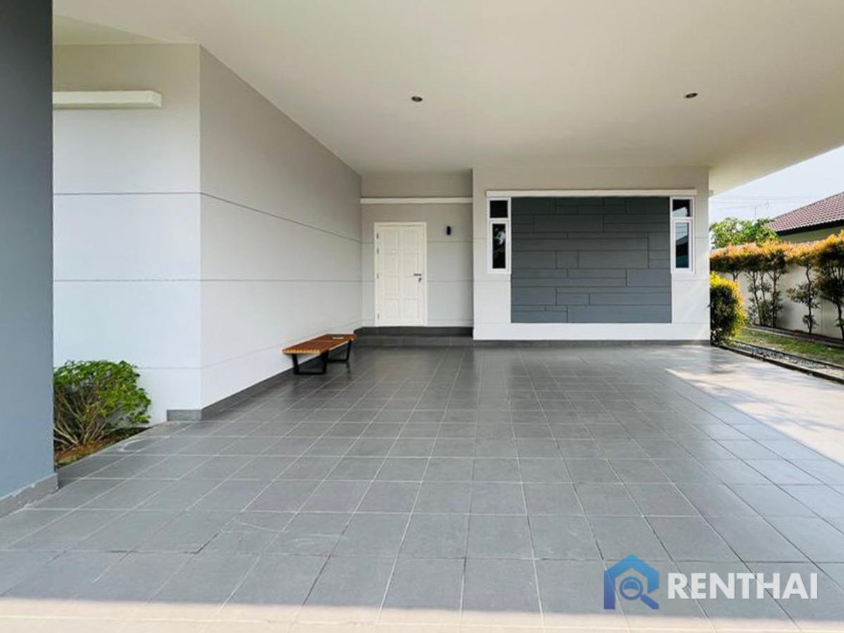 For SaleHousePattaya, Bangsaen, Chonburi : Ready to move in modern design house in Pattaya