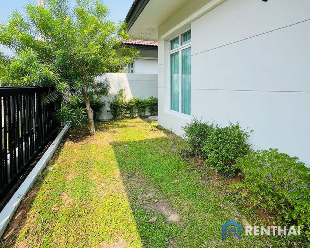 For SaleHousePattaya, Bangsaen, Chonburi : Ready to move in modern design house in Pattaya