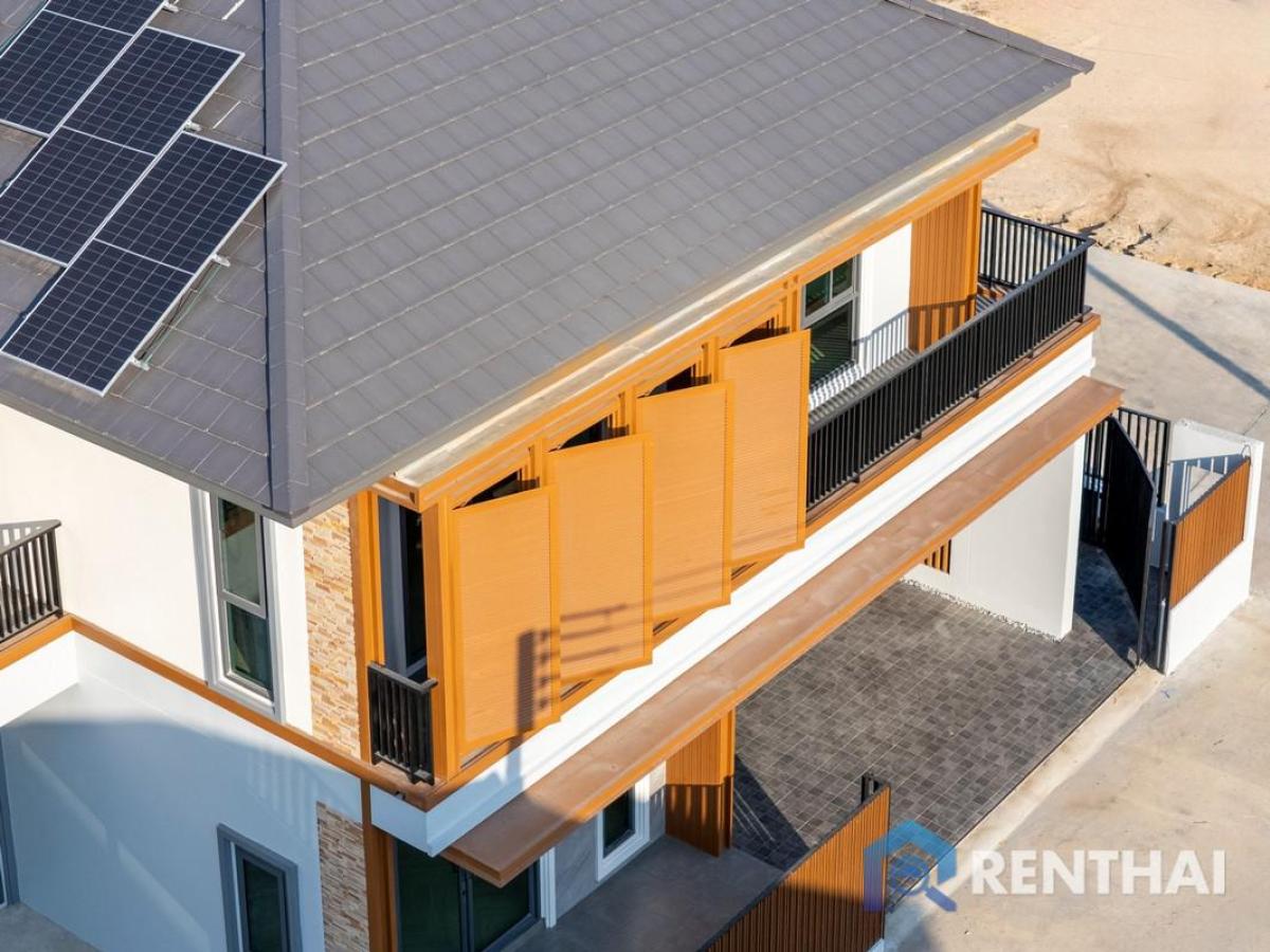 For SaleHousePattaya, Bangsaen, Chonburi : 3-Bedroom Home Pattaya Near Mapprchan Lake