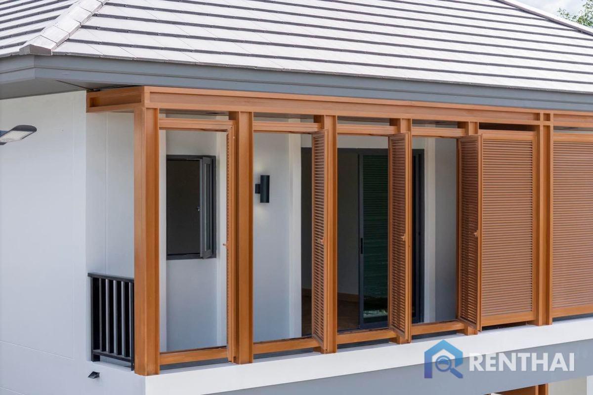 For SaleHousePattaya, Bangsaen, Chonburi : 3-Bedroom Home Pattaya Near Mapprchan Lake