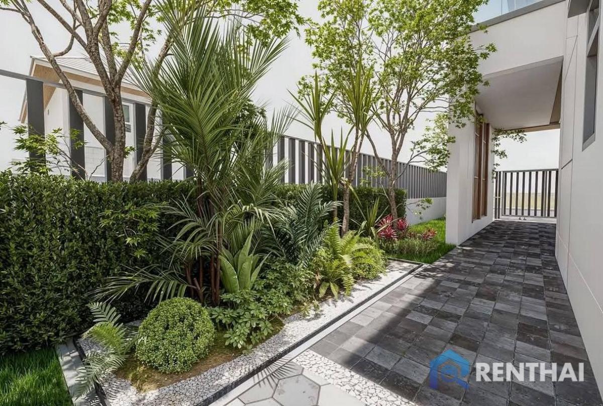 For SaleHousePattaya, Bangsaen, Chonburi : 3-Bedroom Home Pattaya Near Mapprchan Lake