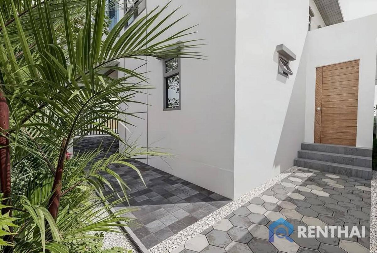 For SaleHousePattaya, Bangsaen, Chonburi : 3-Bedroom Home Pattaya Near Mapprchan Lake