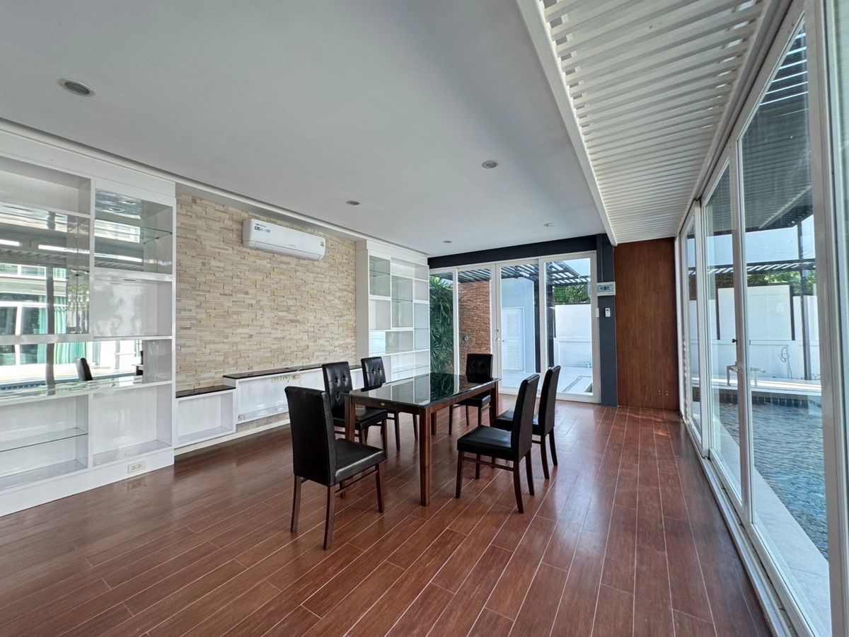 บ้านมีนบุรี-ร่มเกล้า : 📢👇ขายพร้อมผู้เช่า สัญญาถึง มิถุนายน 2569
 บ้านเดี่ยวสุดหรู พร้อมสระว่ายน้ำส่วนตัว ใกล้ ม.สแตมฟอร์ด และโรงเรียนนานาชาติหลายแห่ง 