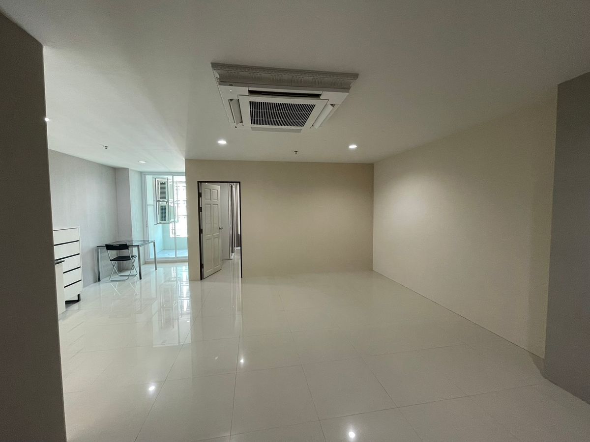 ขายคอนโดสุขุมวิท อโศก ทองหล่อ : ห้องไซส์ใหญ่ รีโนเวทใหม่ ราคาคุ้มค่า ✨ Sukhumvit Living Town / 1 Bedroom (FOR SALE), สุขุมวิท ลิฟวิ่ง ทาวน์ / 1 ห้องนอน (ขาย) F280