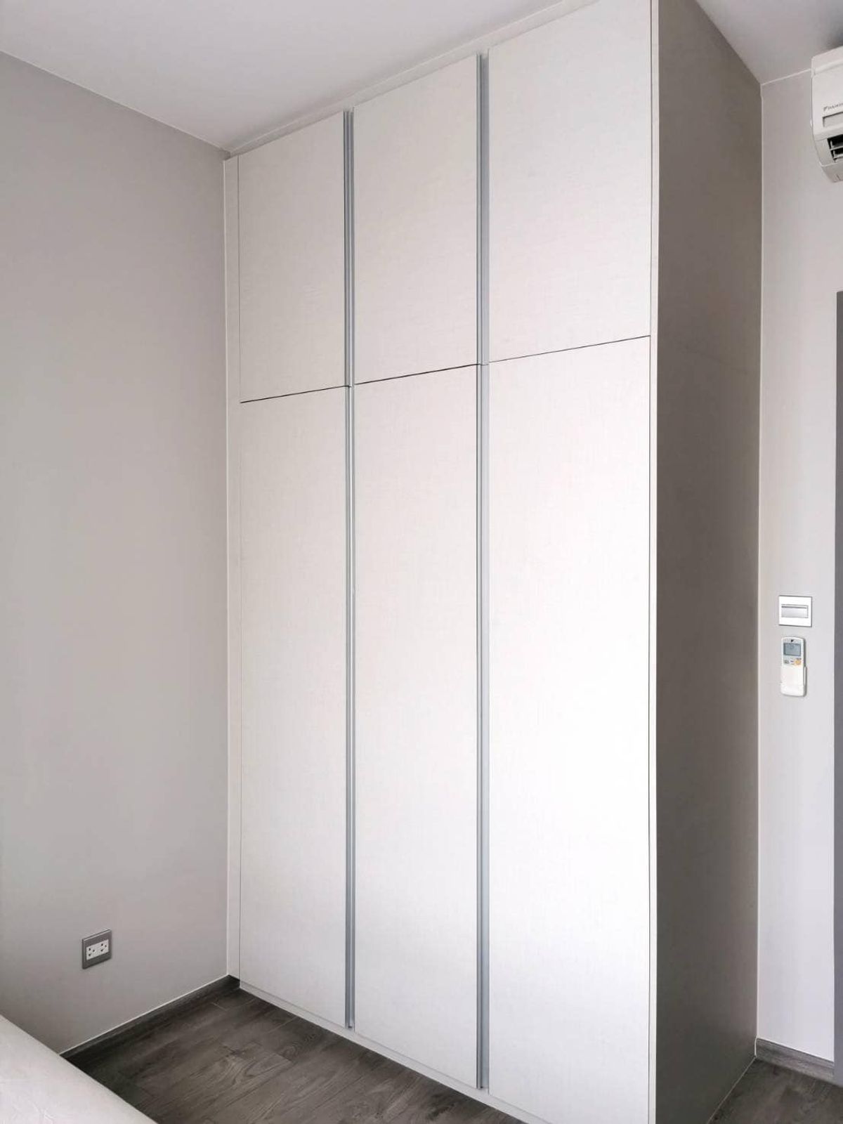 For SaleCondoLadprao, Central Ladprao : ✨ Urgent sale with tenant til May 26 WhizDom Ratchada-Ladprao 2 Bedroom, Playing room and Bedroom, see beautiful view The balcony is wide and full of beautiful views. Convenient transportation, near MRT Lat Phrao.