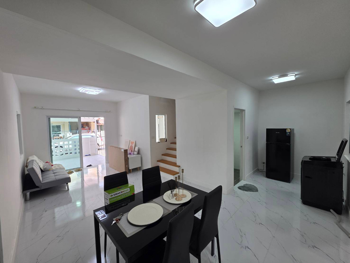 For RentTownhomeRama 2, Bang Khun Thian : Rent a Townhome, Pruksa Ville 53/2 Sakae Ngam - Rama 2, near Lotus Rama 2, just 5 minutes.