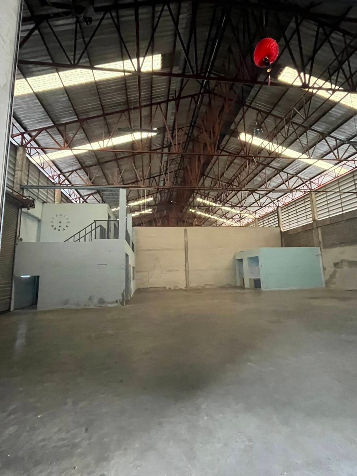 For RentWarehouseNawamin, Ramindra : For rent, Warehouse, Soi Ram Inthra, size 450 sq.m., Bang Chan Subdistrict, Khlong Sam Wa District, Bangkok (Property Code TW2-278)
