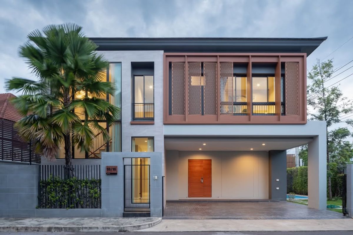 HouseChiang Mai : Palm Spring Privato: Modern Luxury Pool Villa 4 Bedrooms, 5 Bathrooms, 3 Parking Spaces THB 80,000/month