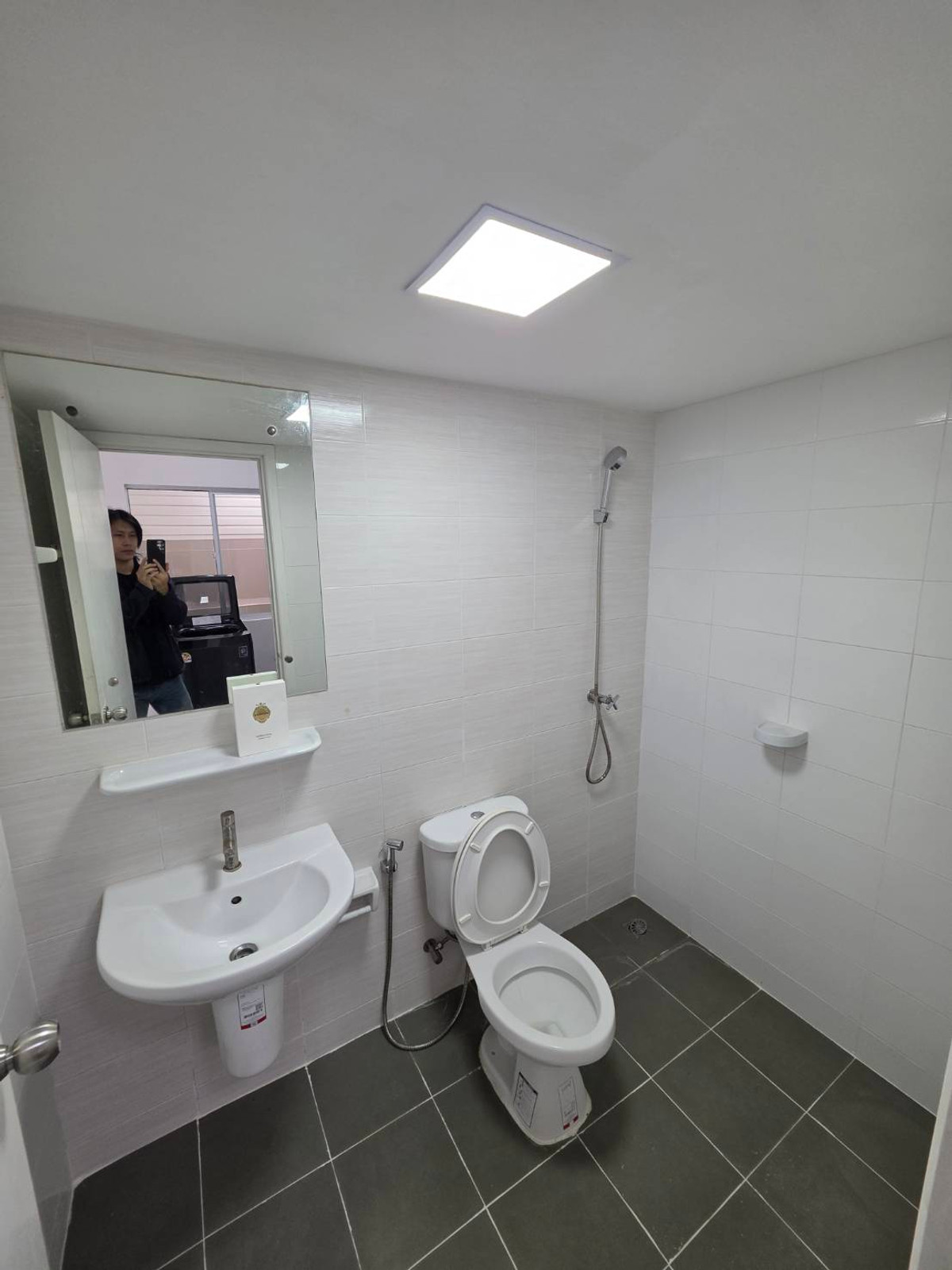 For RentTownhomeRama 2, Bang Khun Thian : Rent a Townhome, Pruksa Ville 53/2 Sakae Ngam - Rama 2, near Lotus Rama 2, just 5 minutes.