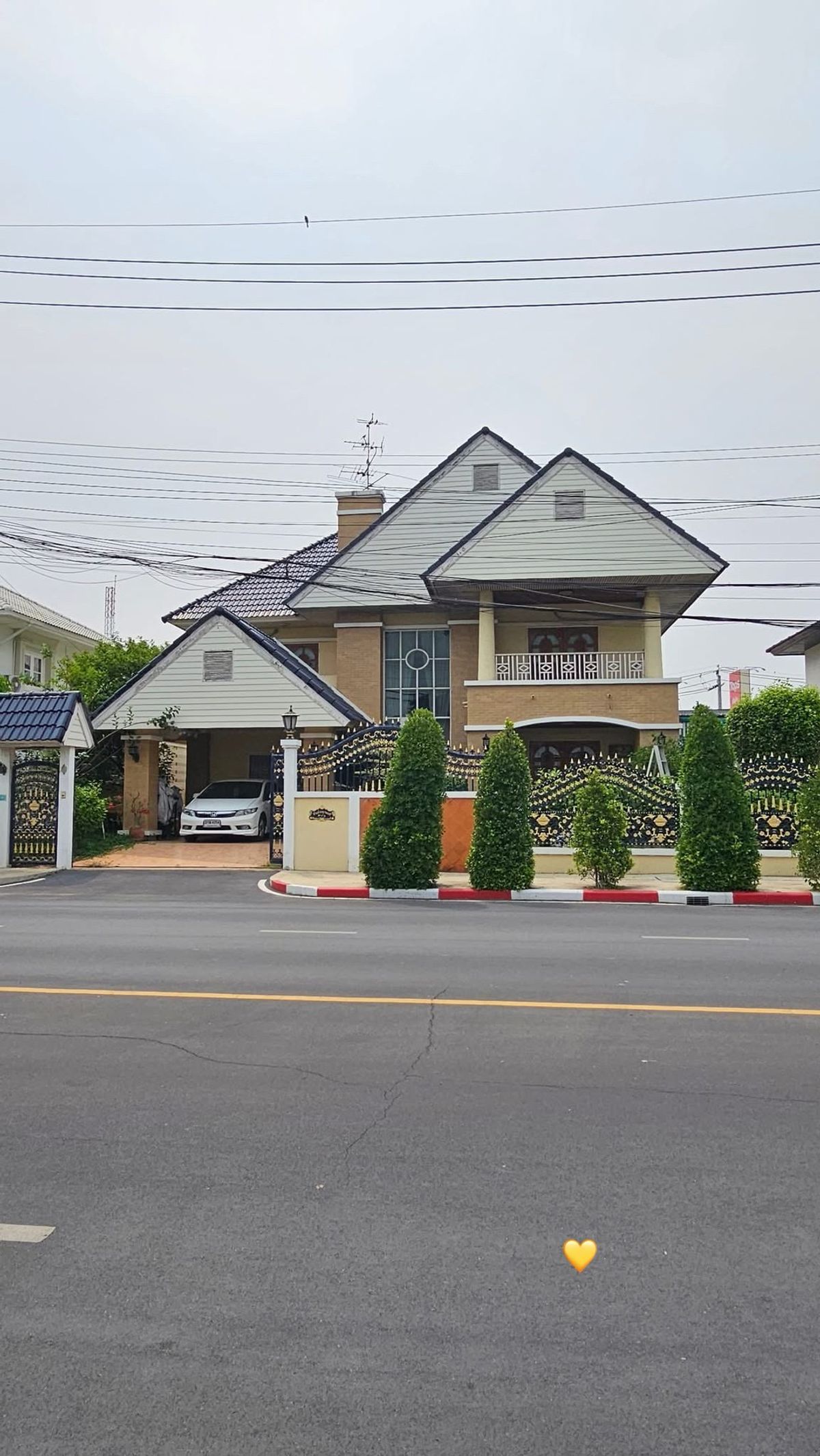 For RentHouseNonthaburi, Bang Yai, Bangbuathong : Sell ​​/ rent 2 -storey detached house in front of the Golden Location Project, near MRT, Tha It 🏠 💰 selling only 5.9 million baht (including transfer and tax) 💵 Rent 39,000 baht / month