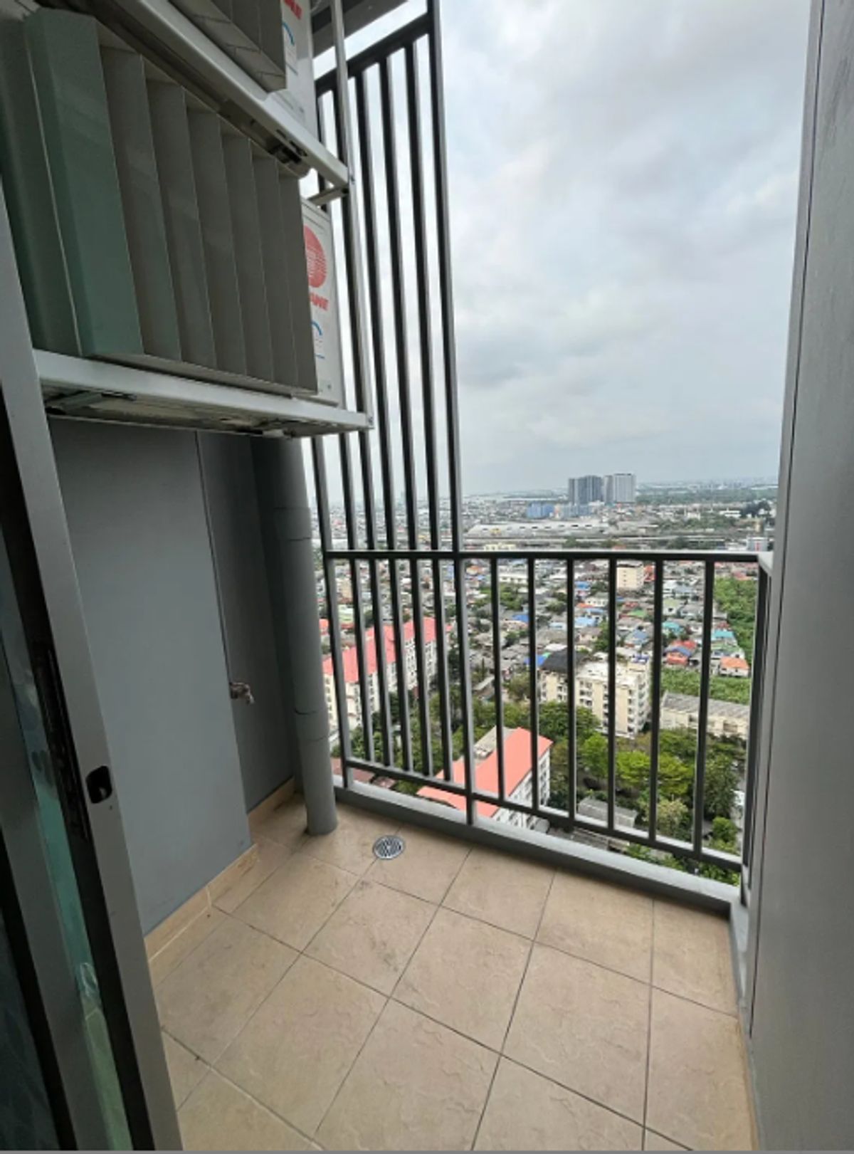 For RentCondoSamut Prakan,Samrong : RDS-4434 Condo for rent, Supalai Vernda Sukhumvit 117, watch the room 👉Line: @pfbkk