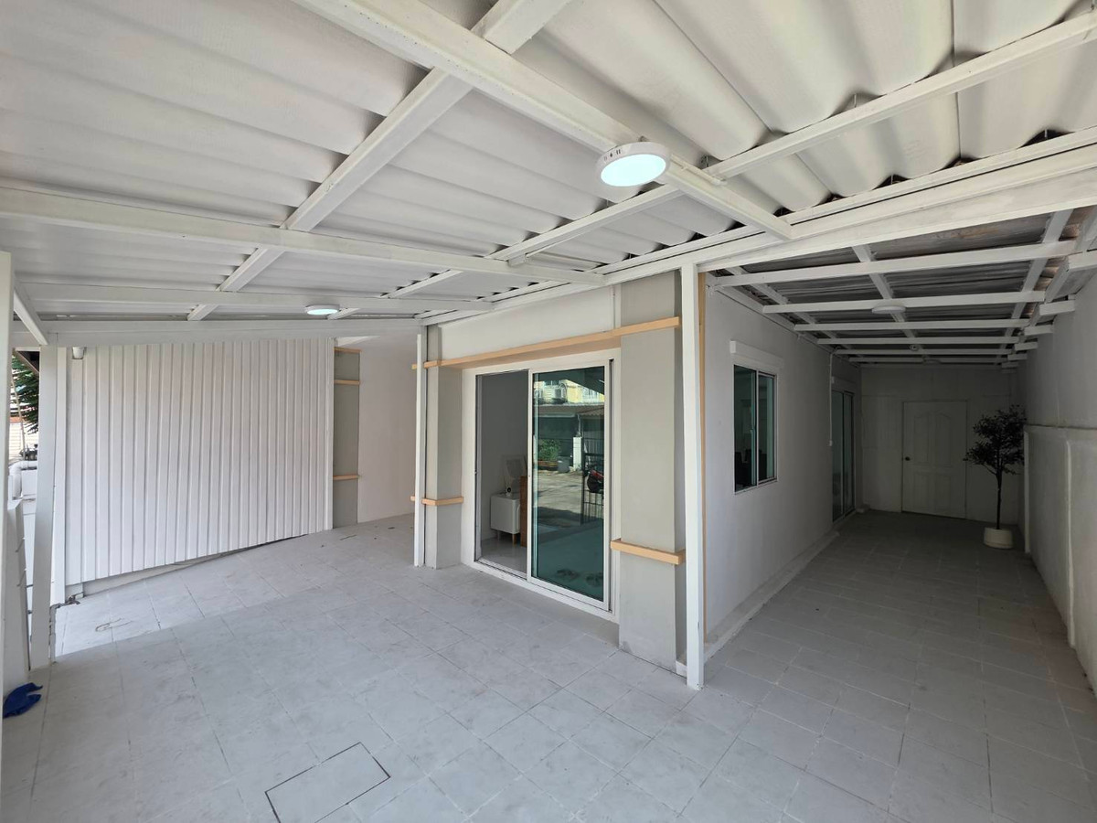 For RentTownhomeRama 2, Bang Khun Thian : Rent a Townhome, Pruksa Ville 53/2 Sakae Ngam - Rama 2, near Lotus Rama 2, just 5 minutes.