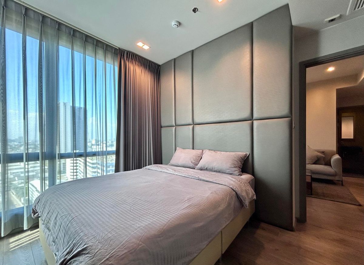 For SaleCondoLadprao, Central Ladprao : ✨ Urgent sale with tenant til May 26 WhizDom Ratchada-Ladprao 2 Bedroom, Playing room and Bedroom, see beautiful view The balcony is wide and full of beautiful views. Convenient transportation, near MRT Lat Phrao.