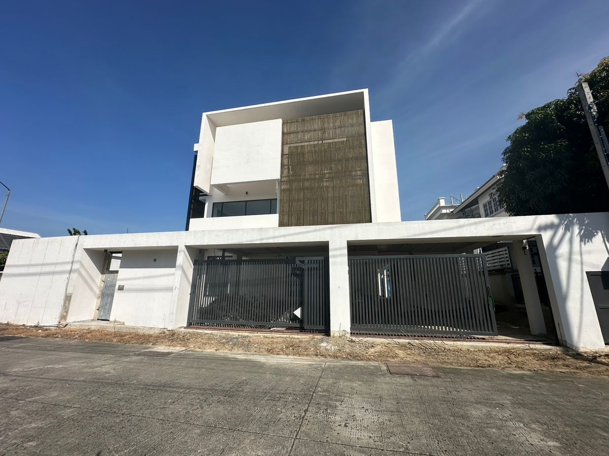 ขายบ้านบางแค เพชรเกษม : ขายบ้านเดี่ยวสร้างใหม่ 3 ชั้น หมู่บ้าน Evergreen กาญจนาภิเษก | สเปซใหญ่ ฟังก์ชันครบ