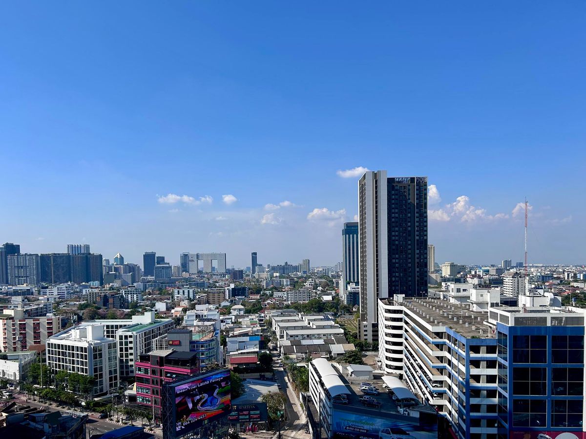 For SaleCondoLadprao, Central Ladprao : ✨ Urgent sale with tenant til May 26 WhizDom Ratchada-Ladprao 2 Bedroom, Playing room and Bedroom, see beautiful view The balcony is wide and full of beautiful views. Convenient transportation, near MRT Lat Phrao.
