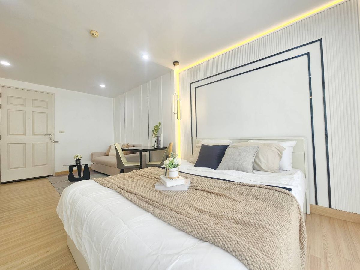 For SaleCondoLadprao101, Happy Land, The Mall Bang Kapi : Sell ​​The Niche ID Lat Phrao 130, newly renovated room, 7th floor, Low Rise building is safe, not affected near the sky train 450 meters.