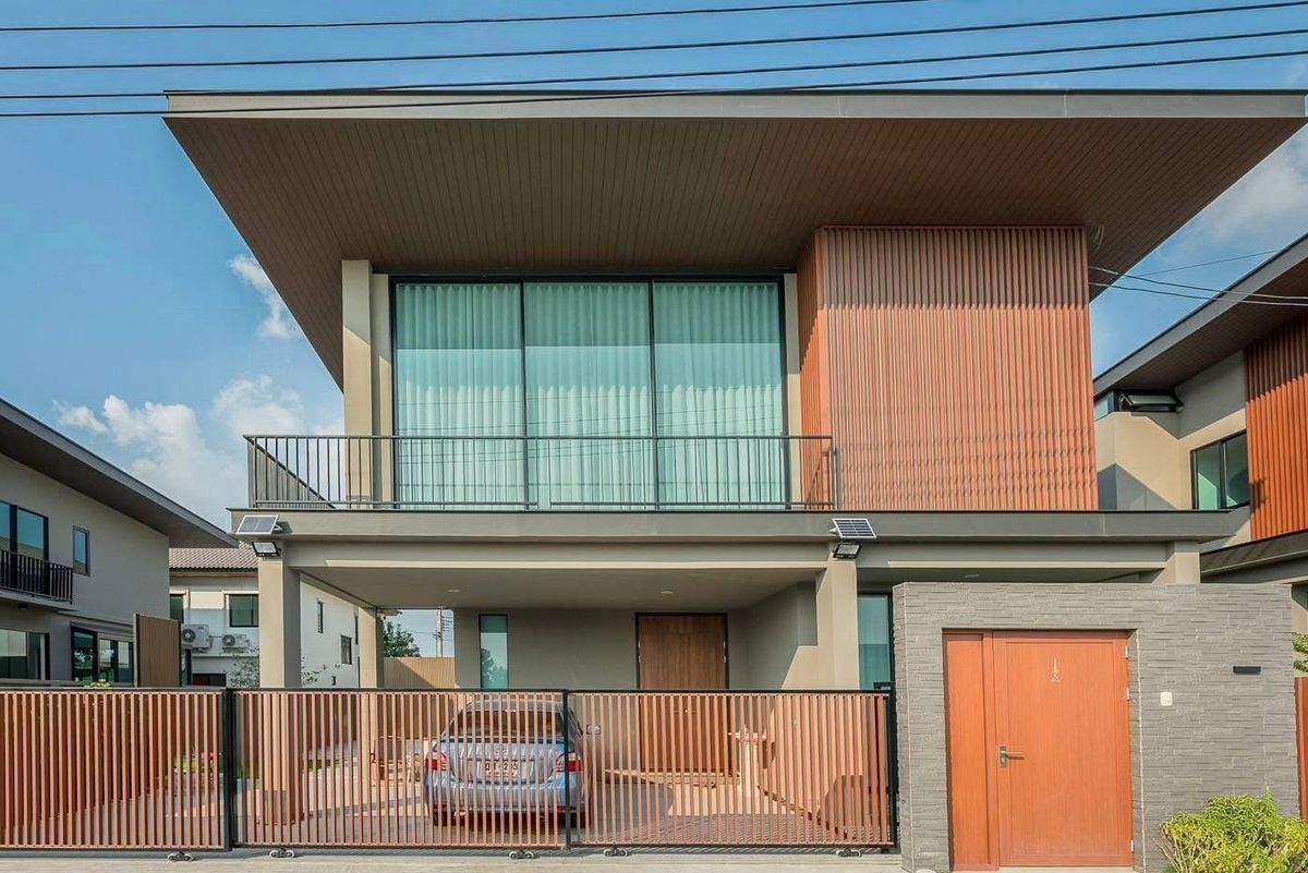 ให้เช่าบ้านสมุทรปราการ สำโรง : ให้เช่าบ้านเดี่ยว Luxury Villa หมู่บ้าน Como Primo บางนากม.10 หลัง MEGA Bangna,ใกล้ Green Valley Country Club