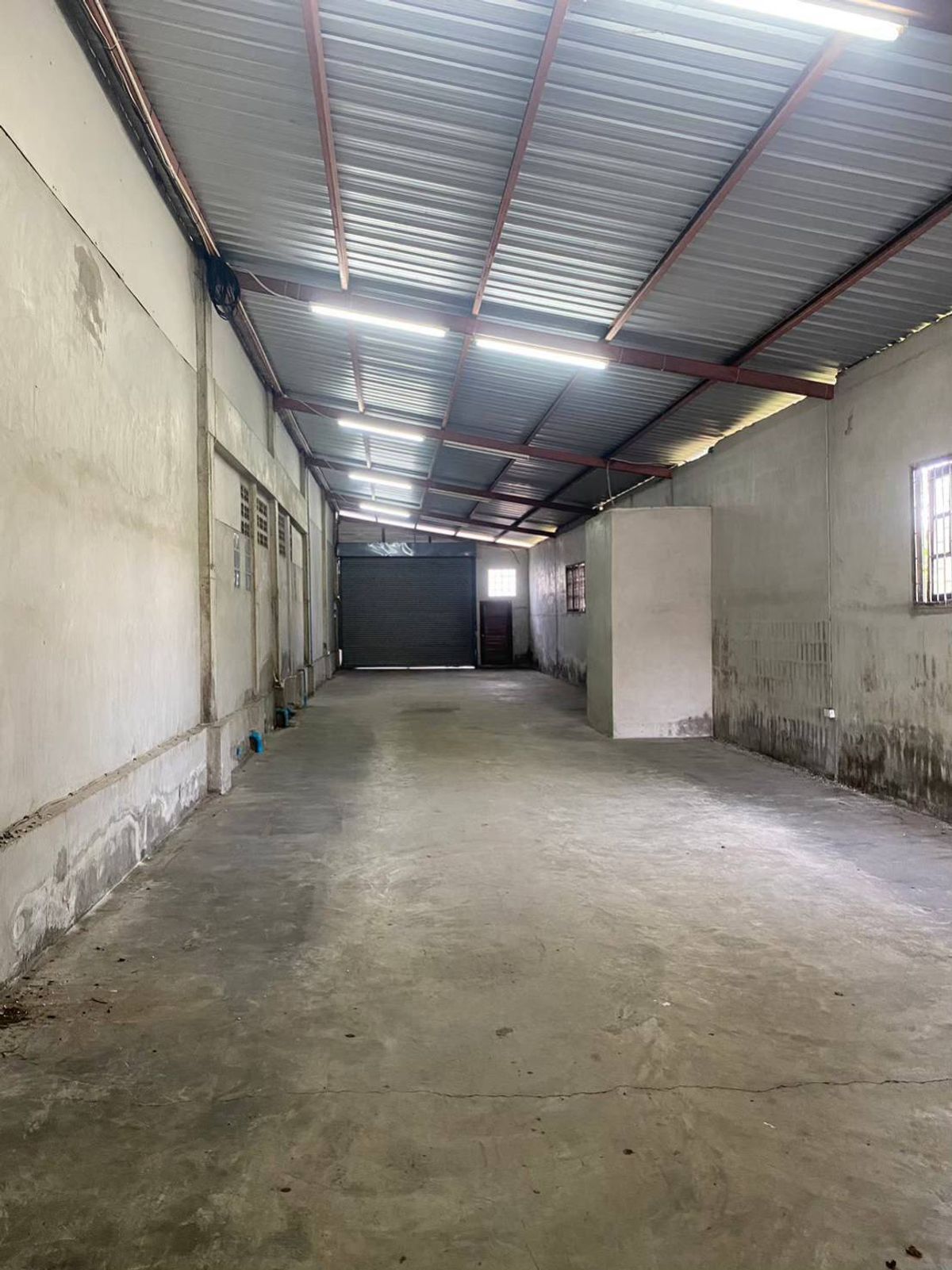 For RentWarehouseNawamin, Ramindra : Rent a warehouse Soi Ram Inthra, size 180 sq.m.