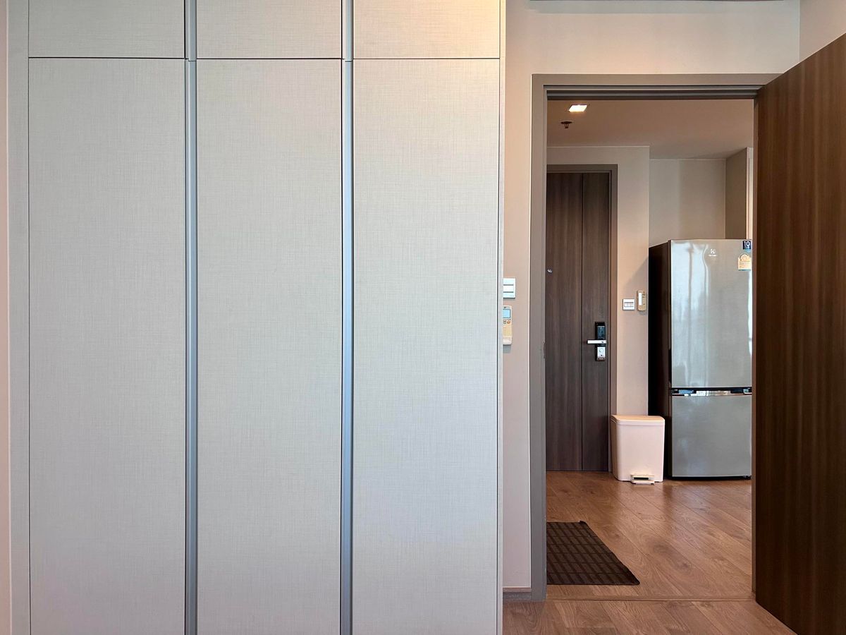 For SaleCondoLadprao, Central Ladprao : ✨ Urgent sale with tenant til May 26 WhizDom Ratchada-Ladprao 2 Bedroom, Playing room and Bedroom, see beautiful view The balcony is wide and full of beautiful views. Convenient transportation, near MRT Lat Phrao.