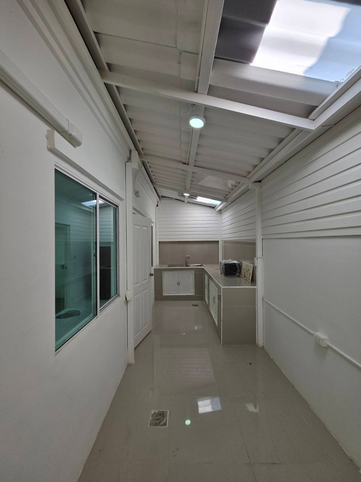 For RentTownhomeRama 2, Bang Khun Thian : Rent a Townhome, Pruksa Ville 53/2 Sakae Ngam - Rama 2, near Lotus Rama 2, just 5 minutes.