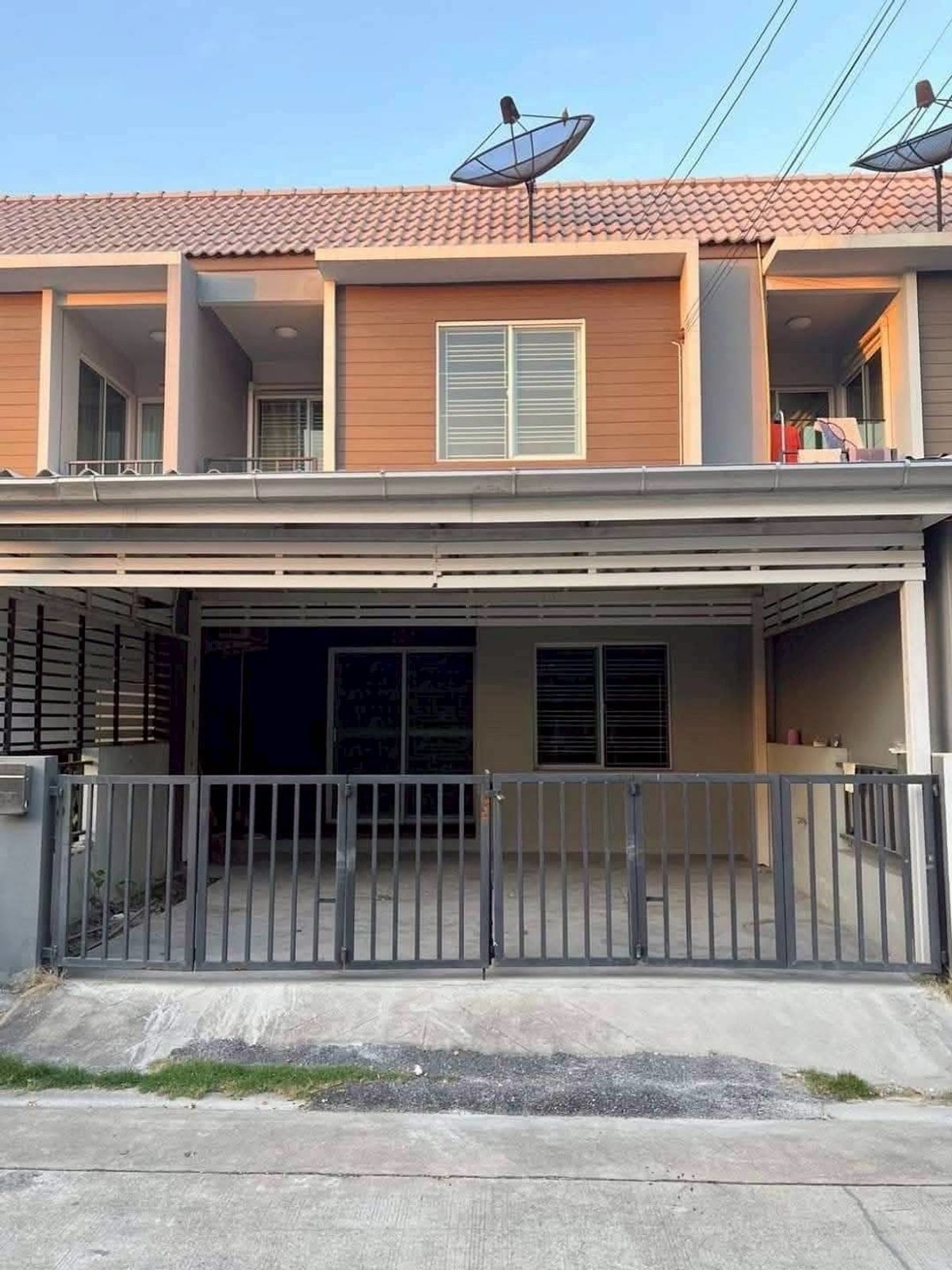 For RentTownhomeSamut Prakan,Samrong : Townhome for rent, The Colors Premium Bangna, Km.8 🎊🧑‍🎄💫