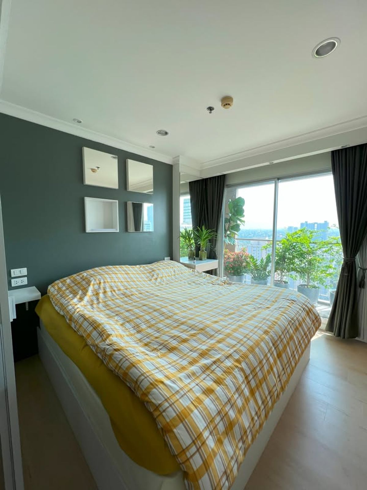 ขายคอนโดพระราม 9 เพชรบุรีตัดใหม่ RCA : Lumpini Place Rama 9 - Ratchada / 1 Bedroom (SALE WITH TENANT), ลุมพินี เพลส พระราม 9 - รัชดา / 1 ห้องนอน (ขายพร้อมผู้เช่า) F283