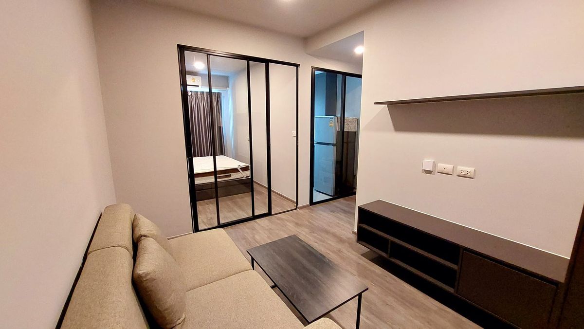 For RentCondoRama9, Petchburi, RCA : Rent a low-rise condo, Monte Rama 9, only 12,000 baht, 1 bedroom, 1 bathroom, 27 sq.m., Building A, 7th floor, please contact Khun Nu 063-6599447 Line ID: nukhunnasit not accepting co-agent (the owner only accepts Thai customers)