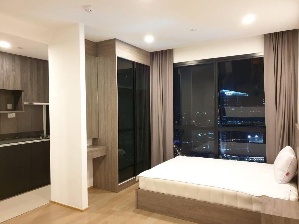 ให้เช่าคอนโดสยาม จุฬา สามย่าน : Ashton Chula Silom【𝐑𝐄𝐍𝐓】🔥มุมพักผ่อนที่ออกแบบอย่างลงตัว โทนไม้สีอบอุ่น ผสานกับเฟอร์นิเจอร์บิ้วท์อินเพิ่มความเรียบหรู🔥 ติดต่อไลน์ไอดี: @hacondo