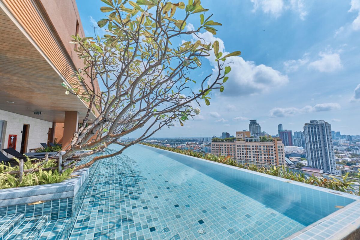 For SaleCondoSukhumvit, Asoke, Thonglor : ⚡ Invest! The Lofts Ekamai sells with Japanese tenants, 30,000 baht per month. Beautiful view south near BTS Ekkamai  