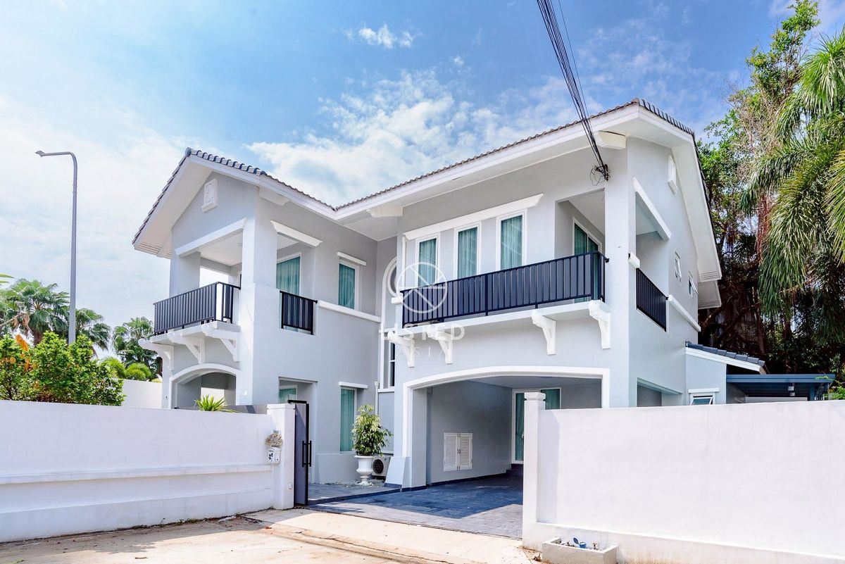 ขายพัทยา บางแสน ชลบุรี สัตหีบ : ขายบ้านพูลวิลล่าสไตล์โมเดิร์น 4 ห้องนอน 4 ห้องน้ำ ในจอมเทียน, พัทยา