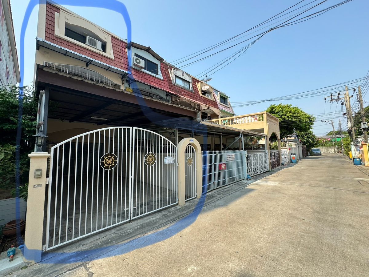 ให้เช่าทาวน์โฮมลาดพร้าว เซ็นทรัลลาดพร้าว : ให้เช่าทาวน์โฮม3ชั้น ถนนลาดพร้าว64 แอร์เฟอร์นิเจอร์บางส่วน มี4ห้องนอน3ห้องน้ำ ราคาเช่าเดือนละ35,000บาท[จเทะเบียนบริษัทได้]