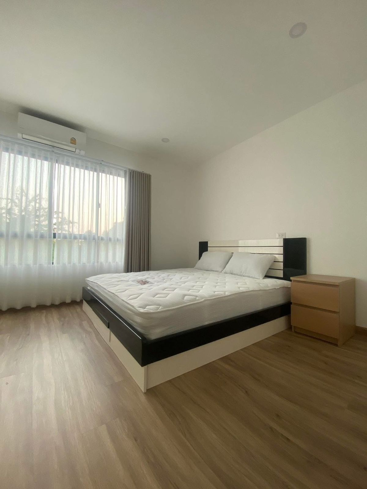 For RentTownhomePattanakan, Srinakarin : M977, 3 -story Town Rental, Patio Srinakarin - Rama 9