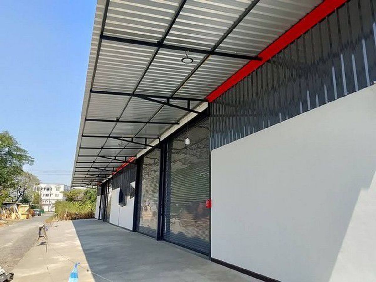 For RentWarehouseMin Buri, Romklao : Rent a new construction warehouse with office. Nimit Mai Road, Min Buri, Khlong Sam Wa