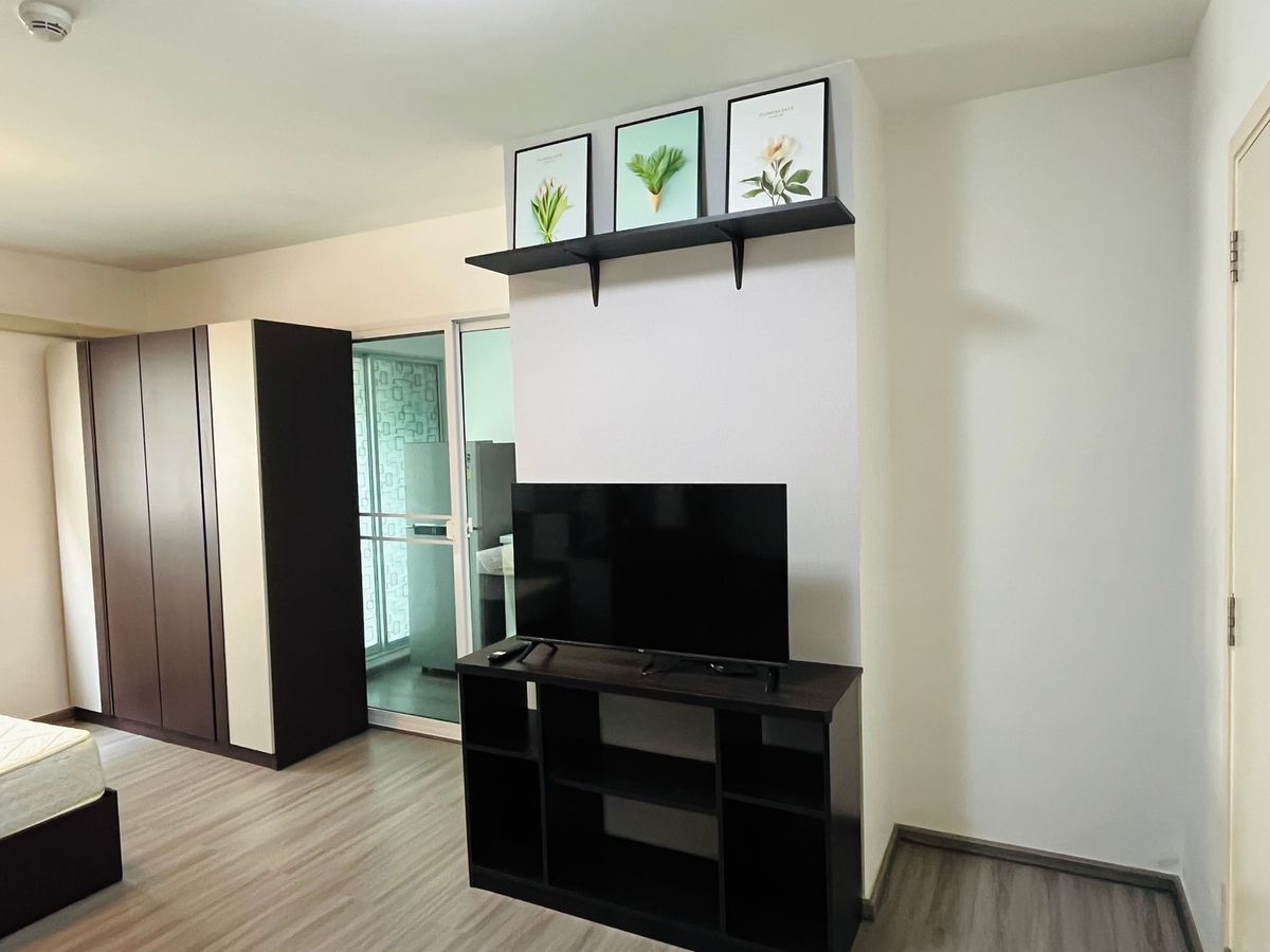 For SaleCondoPathum Thani,Rangsit, Thammasat : Urgent sale, very cheap price, The Point Rangsit-Khlong 6, new renovated, full of fir, ready to move in, suitable for investment yield8-9%