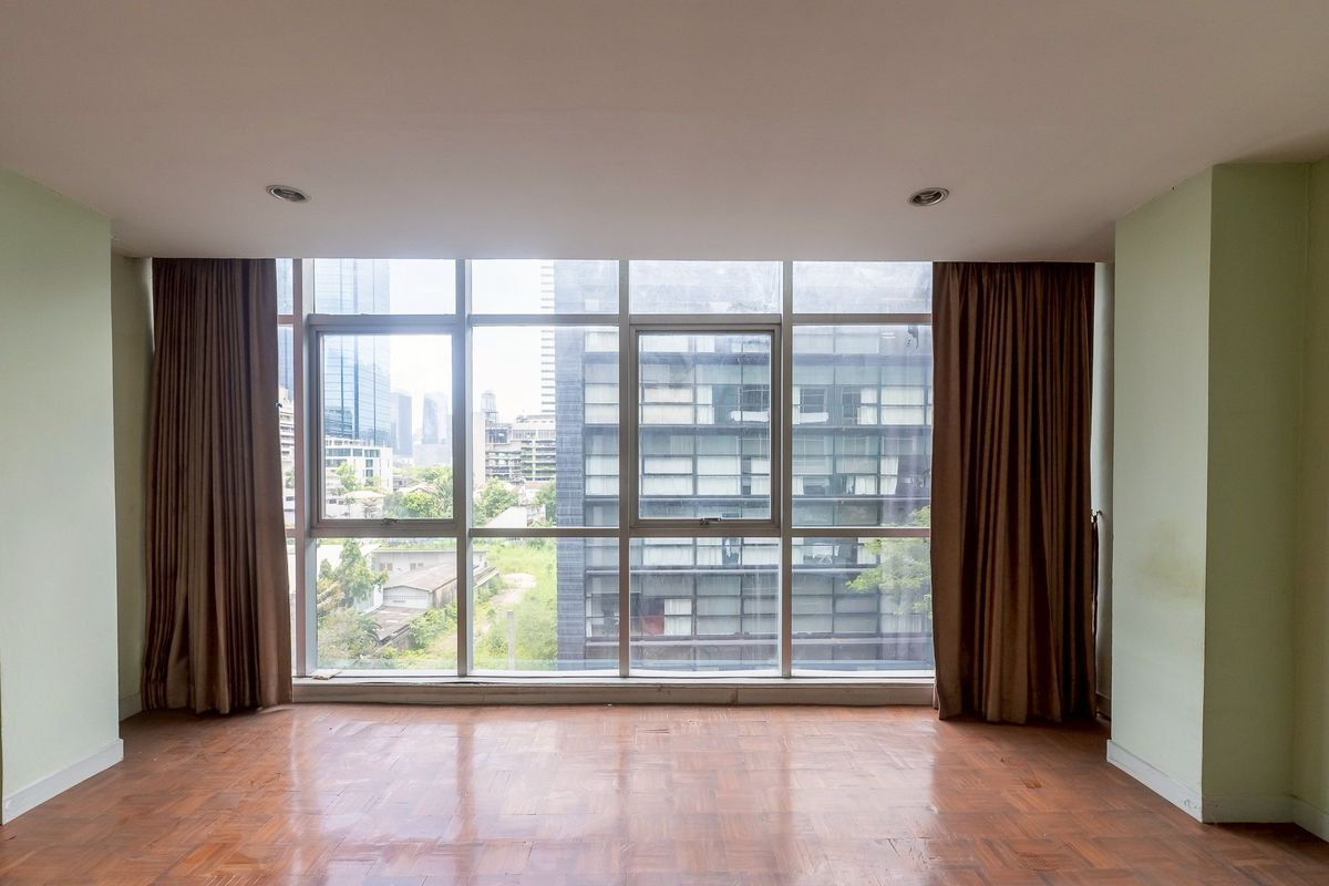 ขายคอนโดสุขุมวิท อโศก ทองหล่อ : Prime Suite Sukhumvit 18 ห้องใหญ่ ทำเลดี