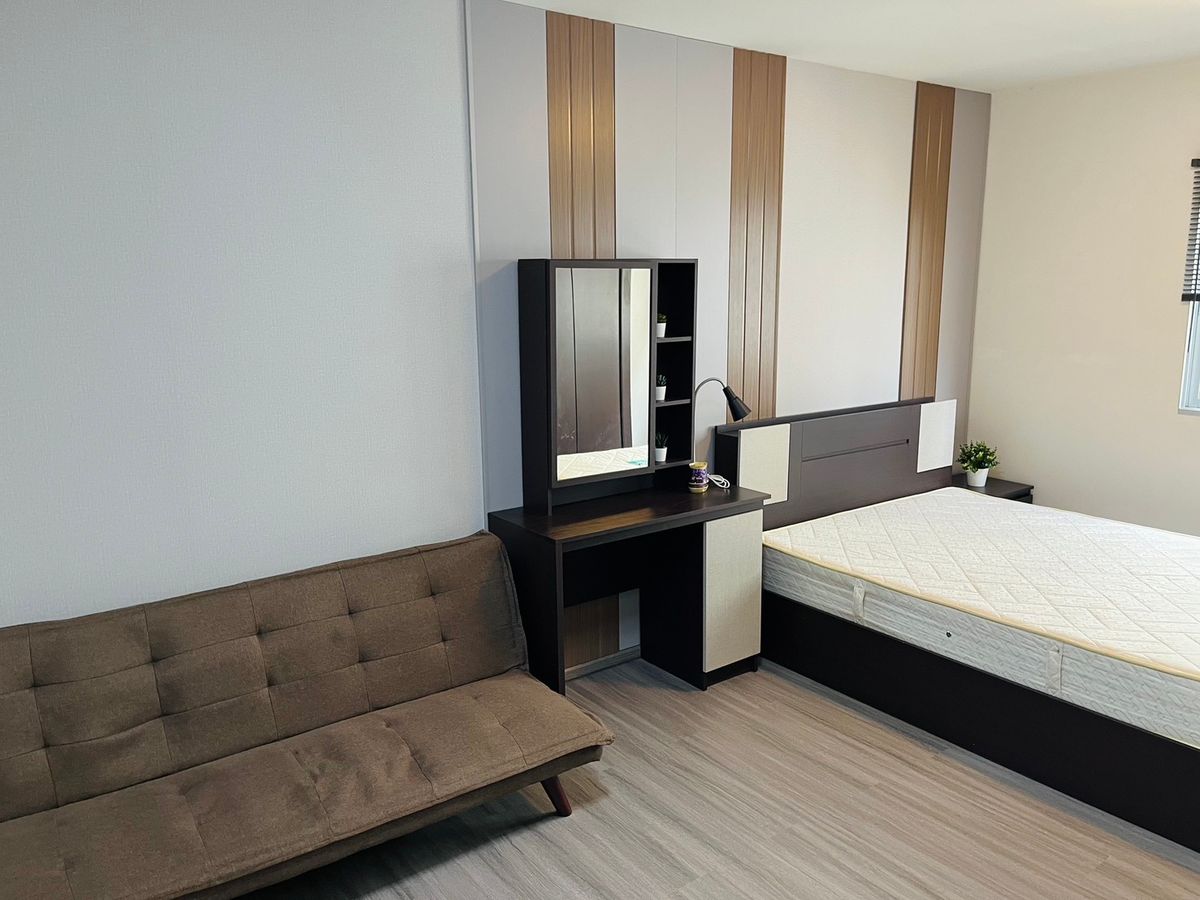 For SaleCondoPathum Thani,Rangsit, Thammasat : Urgent sale, very cheap price, The Point Rangsit-Khlong 6, new renovated, full of fir, ready to move in, suitable for investment yield8-9%