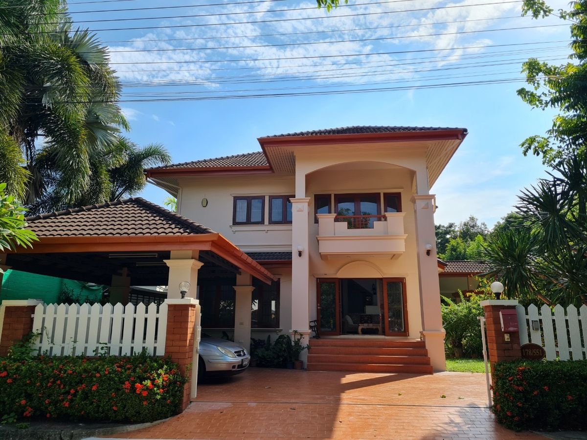 For SaleHouseChiang Mai : 💰 世界俱乐部别墅出售 House for Sale in World Club Land announced the sale of houses in the World Clubland project.