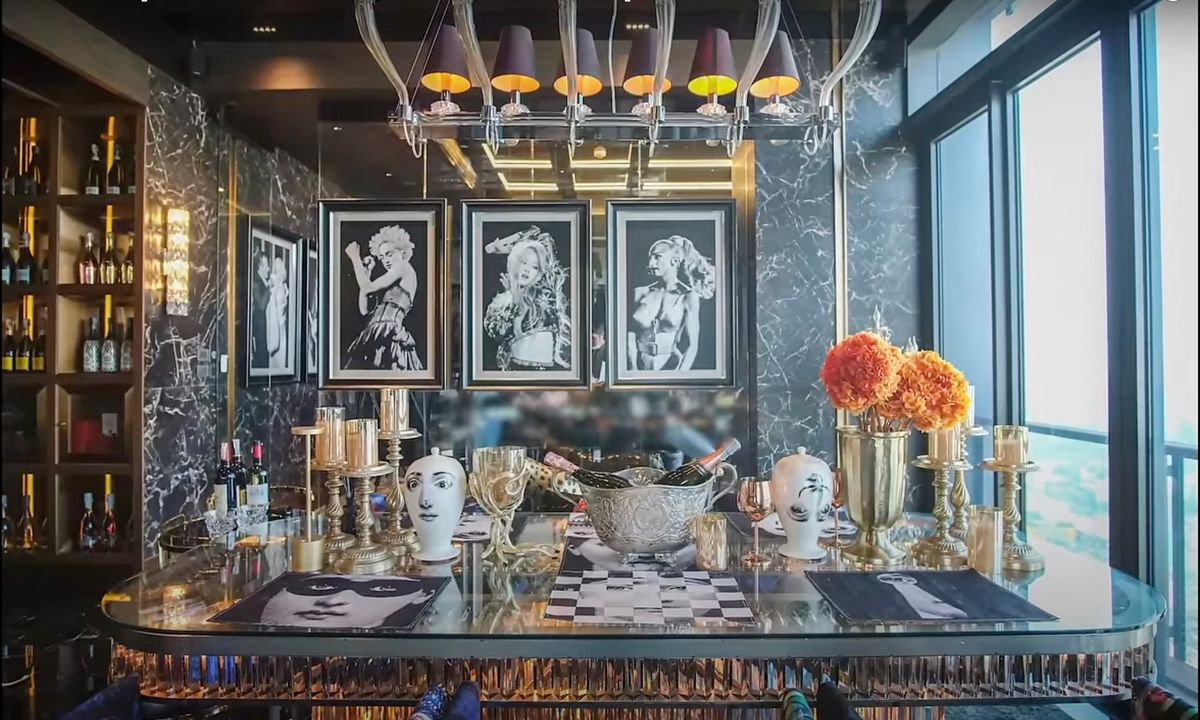 ให้เช่าคอนโดสุขุมวิท อโศก ทองหล่อ : ❖ Godfather ❖ ชั้น 35+ | 252.61 ตร.ม. 3 ห้องนอน, 3 ห้องน้ำ | คอนโดใกล้ เจ อเวนิว ทองหล่อ 2 นาที, BTS ทองหล่อ 5 นาที, ดองกิ มอลล์ 7 นาที
