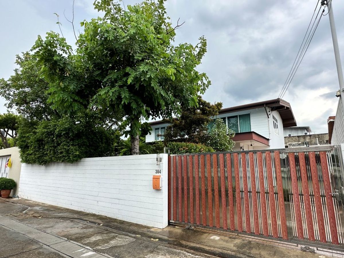ขายบ้านสะพานควาย จตุจักร : ขายบ้านเดี่ยว 2 ชั้น ทำเลดี เดินทางสะดวก ใกล้รถไฟฟ้าสายสีแดงสถานีวัดเสมียนนารี