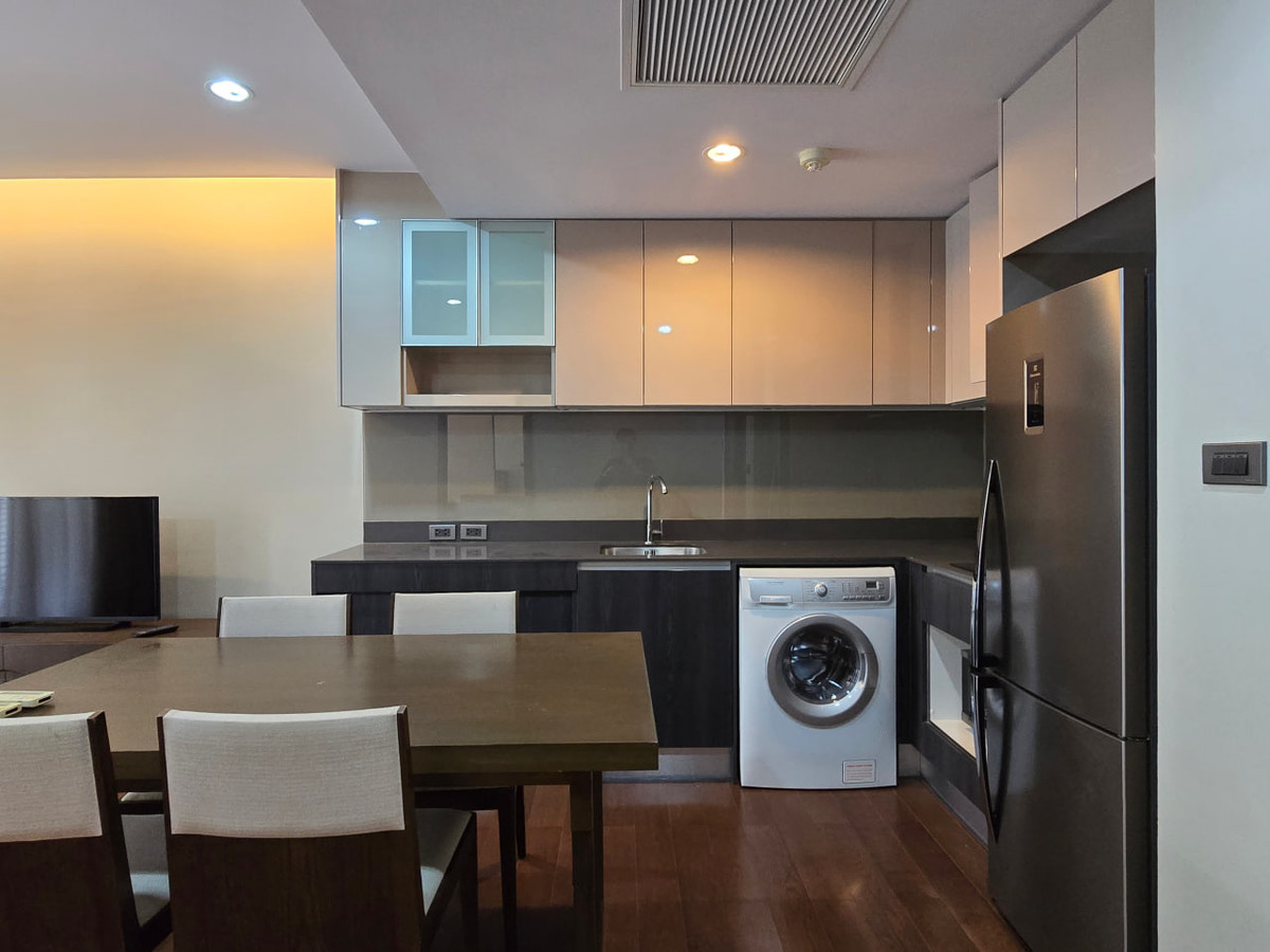 For RentCondoSathorn, Narathiwat : The Hudson Sathorn 7【𝐑𝐄𝐍𝐓】🔥 Cool dark tone. Luxurious furniture with style, complete functions, complete with every usable area 🔥 Contact Line ID: @hacondo