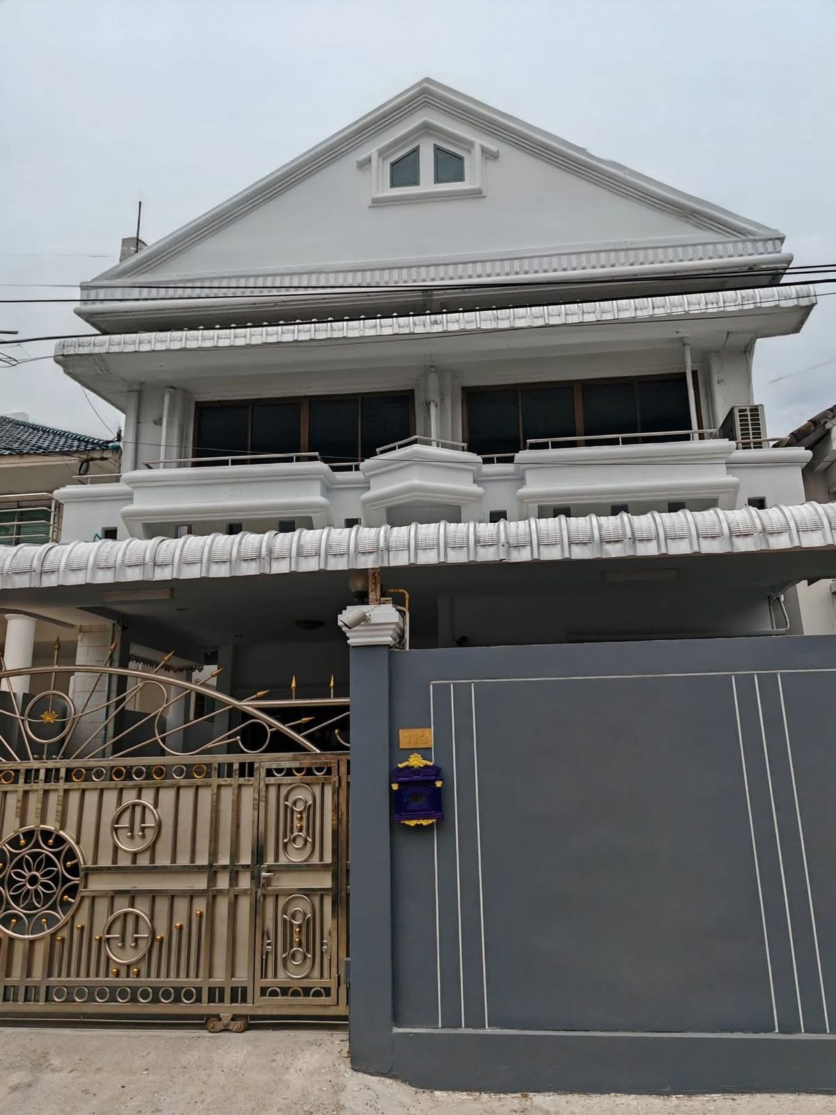 ให้เช่าบ้านลาดพร้าว เซ็นทรัลลาดพร้าว : ให้เช่าบ้านเดี่ยว2ชั้น รีโนเวทมาใหม่ทั้งหลัง ถนนลาดพร้าว42 แอร์เฟอร์นิเจอร์ครบ มี6ห้องนอน5ห้องน้ำ1ห้องแม่บ้าน ราคาเช่า50,000บาท