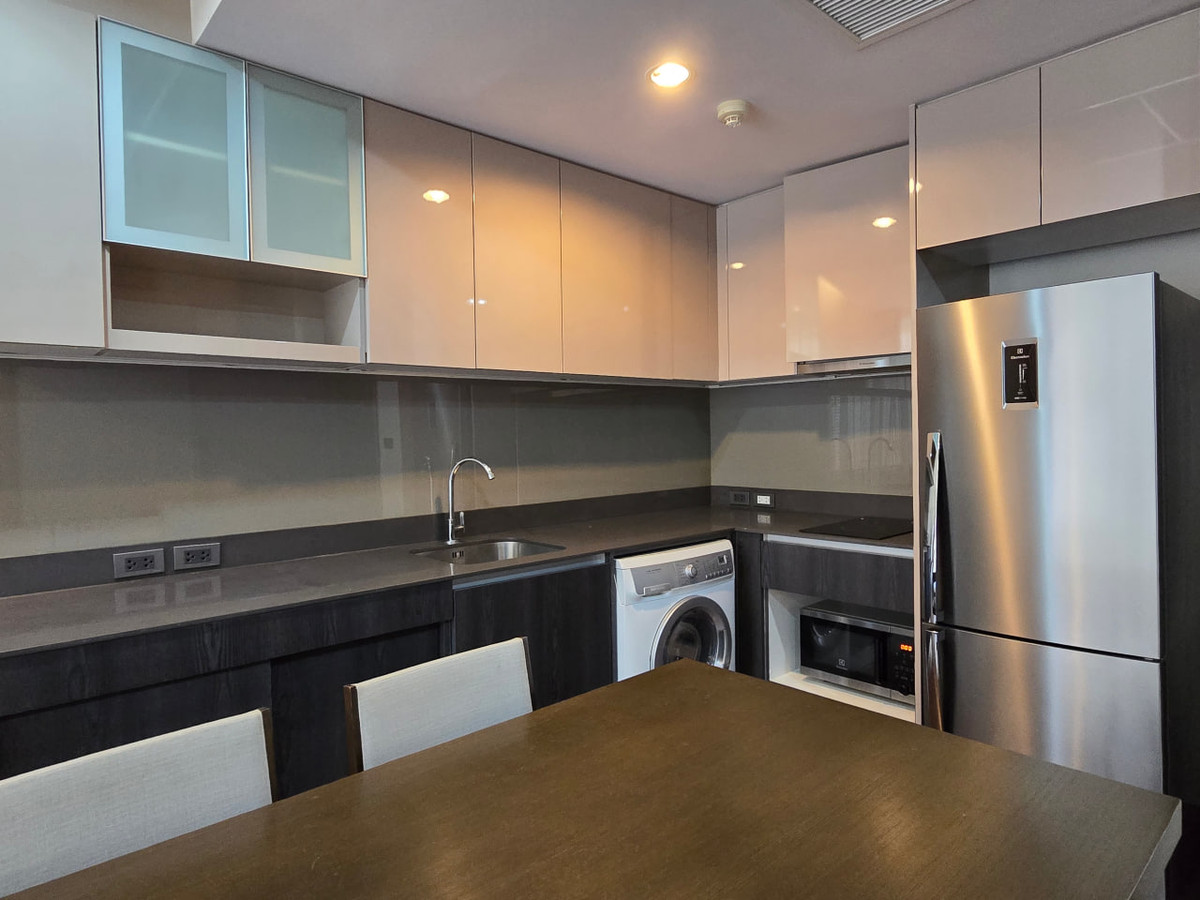 For RentCondoSathorn, Narathiwat : The Hudson Sathorn 7【𝐑𝐄𝐍𝐓】🔥 Cool dark tone. Luxurious furniture with style, complete functions, complete with every usable area 🔥 Contact Line ID: @hacondo